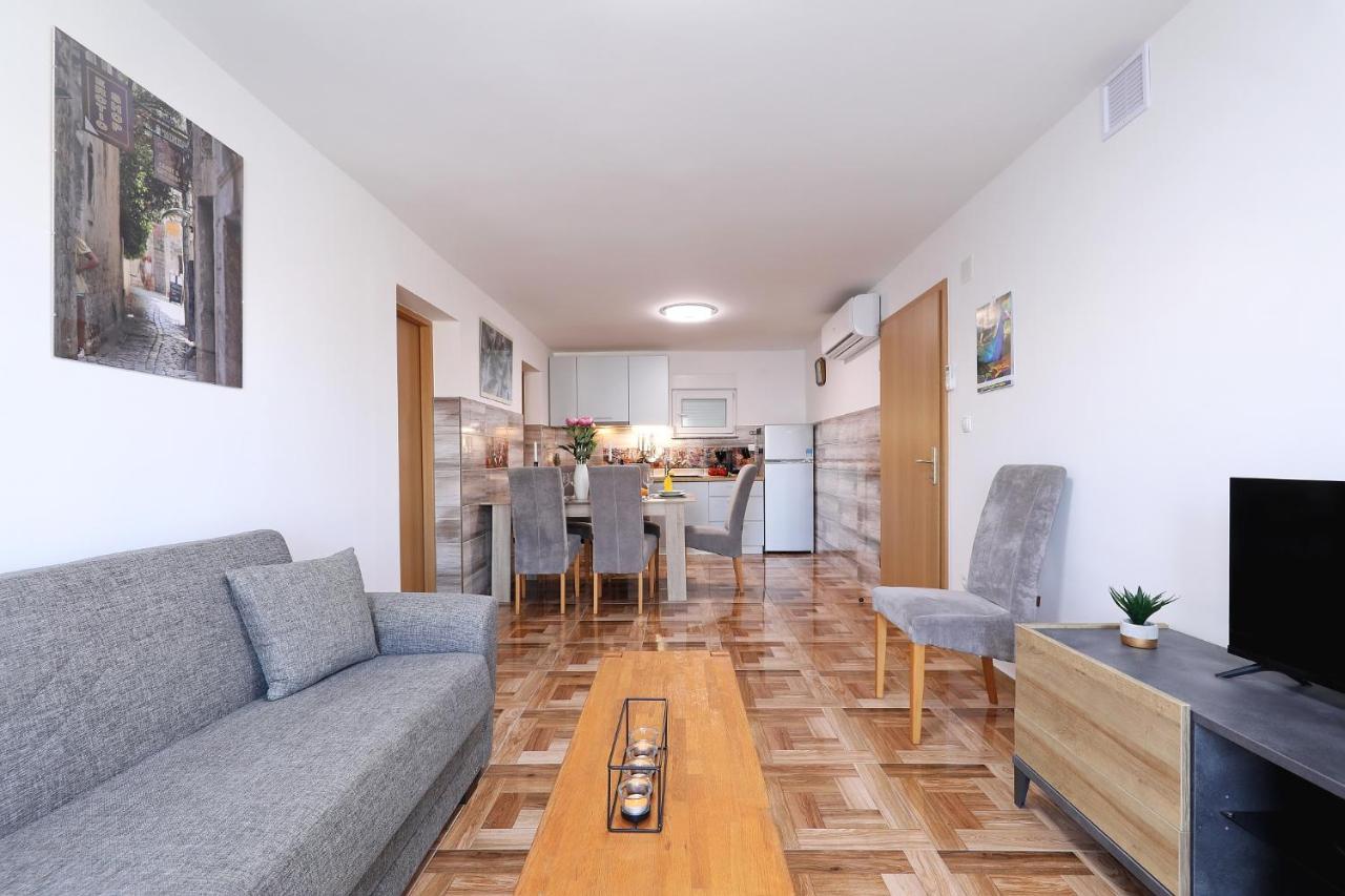 Apartments Oliva Врси Экстерьер фото