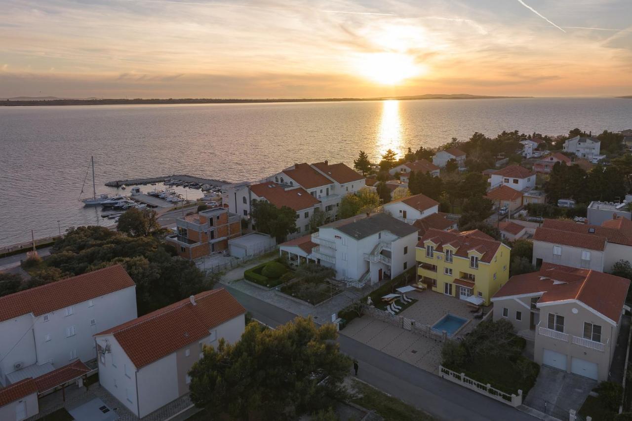 Apartments Oliva Врси Экстерьер фото