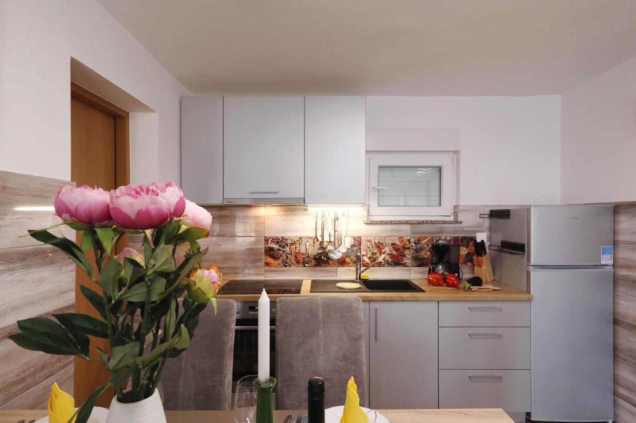 Apartments Oliva Врси Экстерьер фото