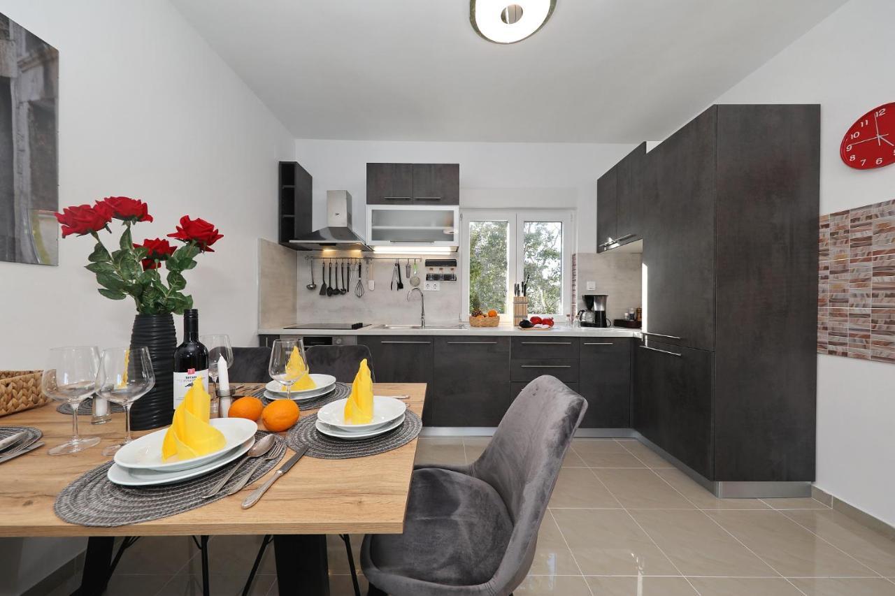 Apartments Oliva Врси Экстерьер фото