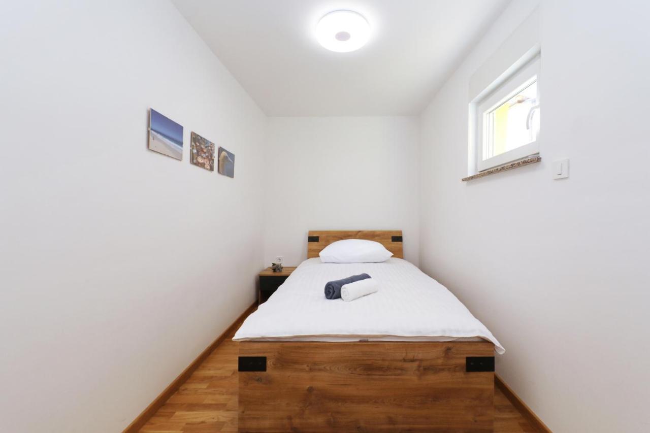 Apartments Oliva Врси Экстерьер фото