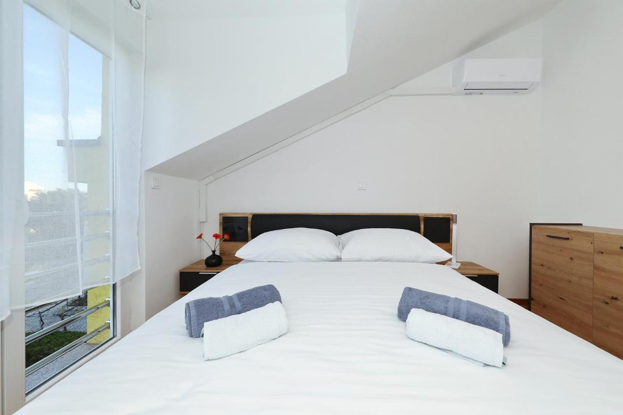 Apartments Oliva Врси Экстерьер фото