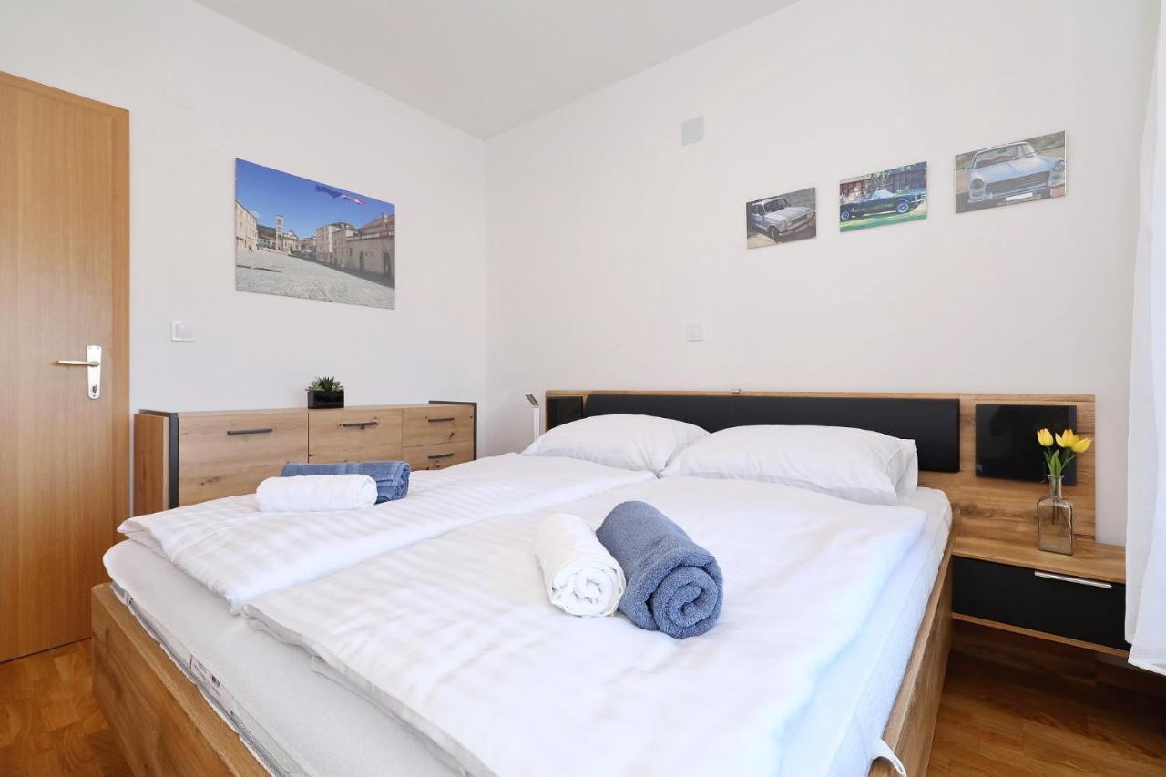 Apartments Oliva Врси Экстерьер фото